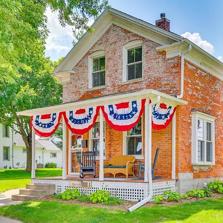 Historic Wabasha Home With Patio In Downtown!